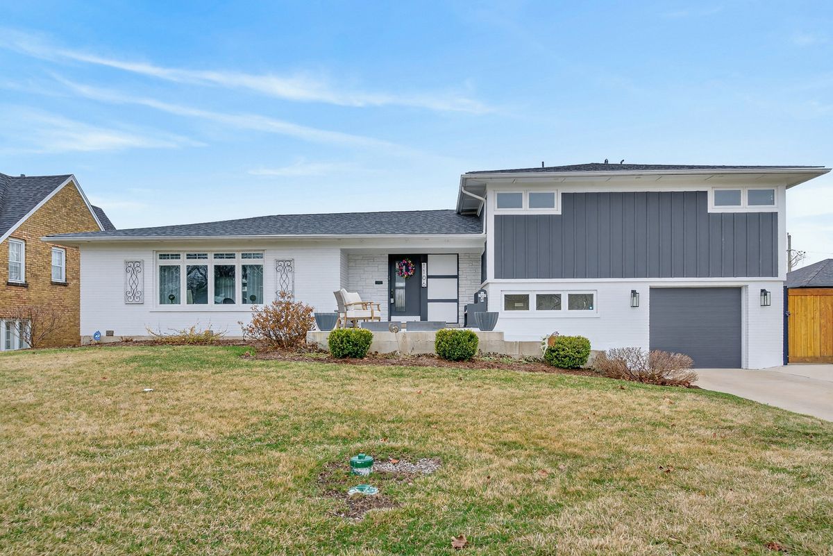 1106 13th Avenue, Melrose Park, IL 60160