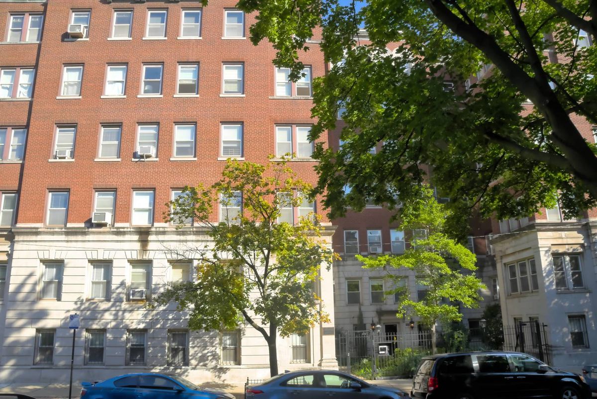 1052 Balmoral Avenue, Chicago, IL 60640