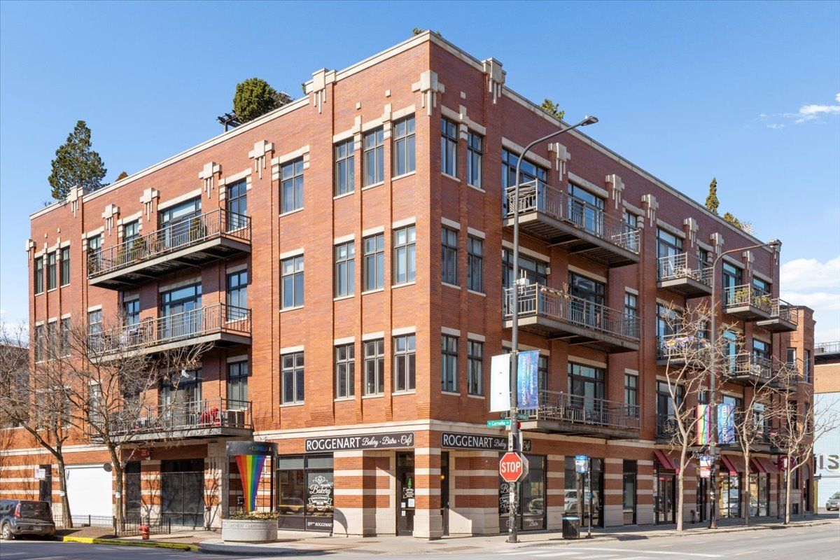 800 Cornelia Avenue, Chicago, IL 60657