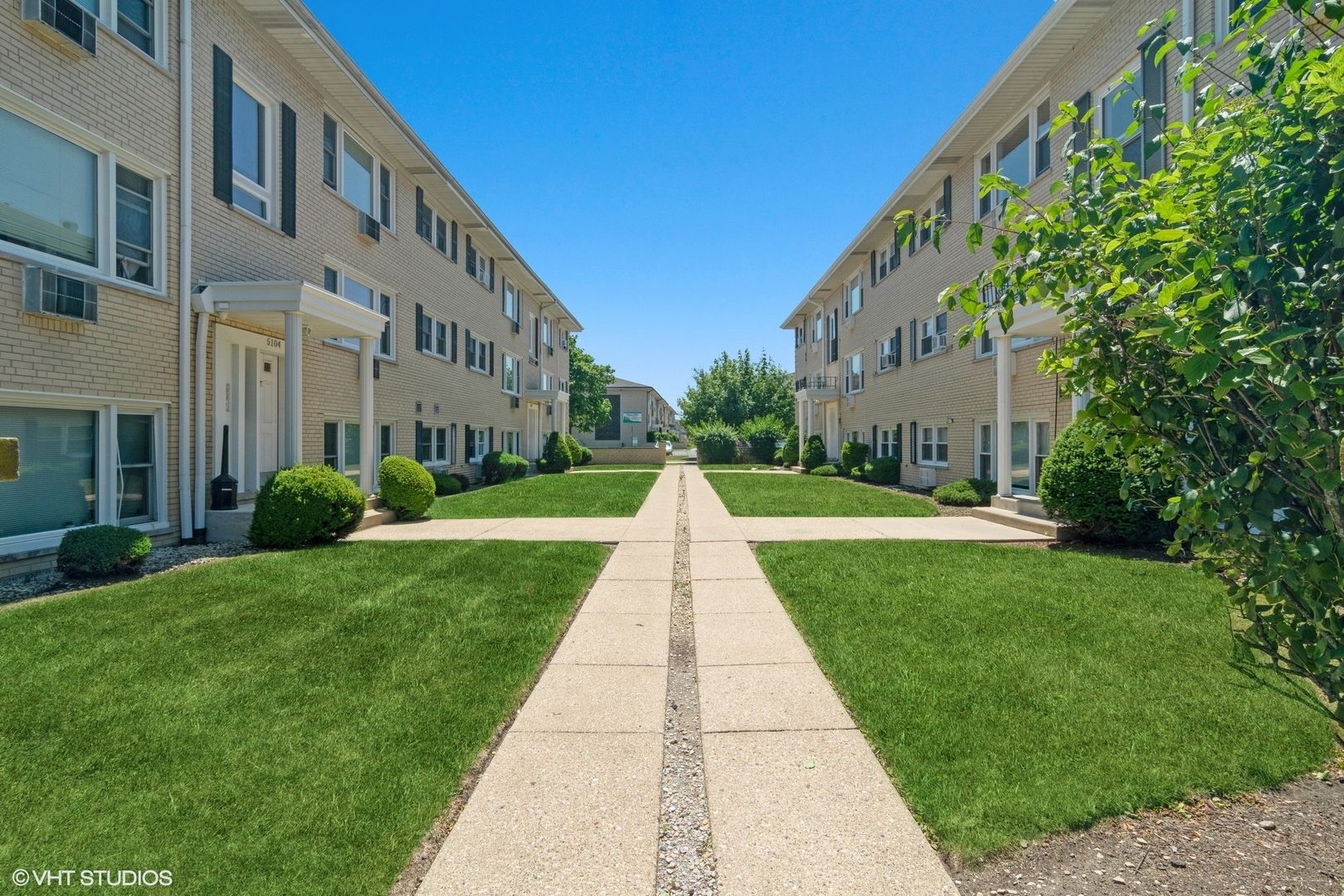 5102 N Leonard Drive #2B — Norridge, IL 60706