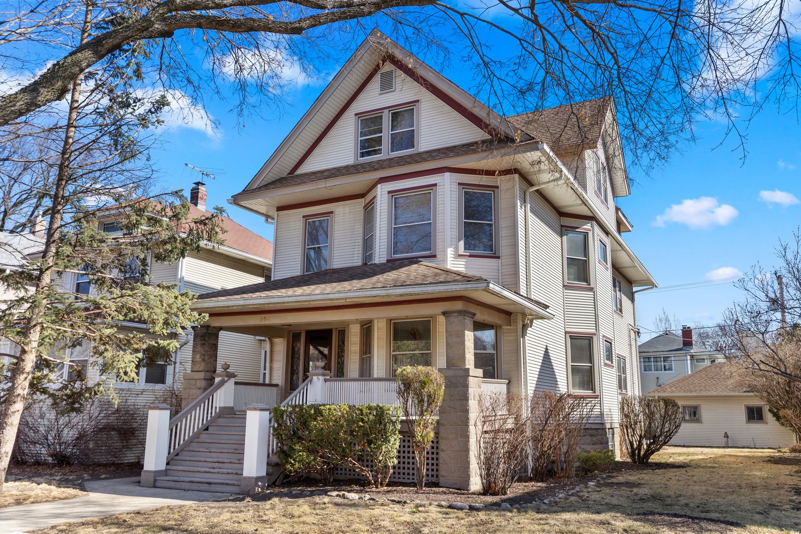 608 S Grove Avenue — Oak Park, IL 60304