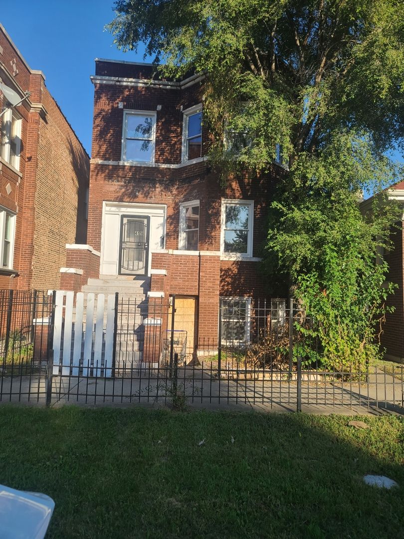 5419 S HERMITAGE Avenue — Chicago, IL 60609