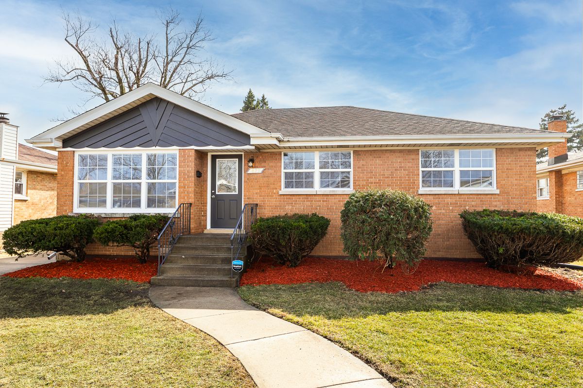 823 163rd Street, South Holland, IL 60473