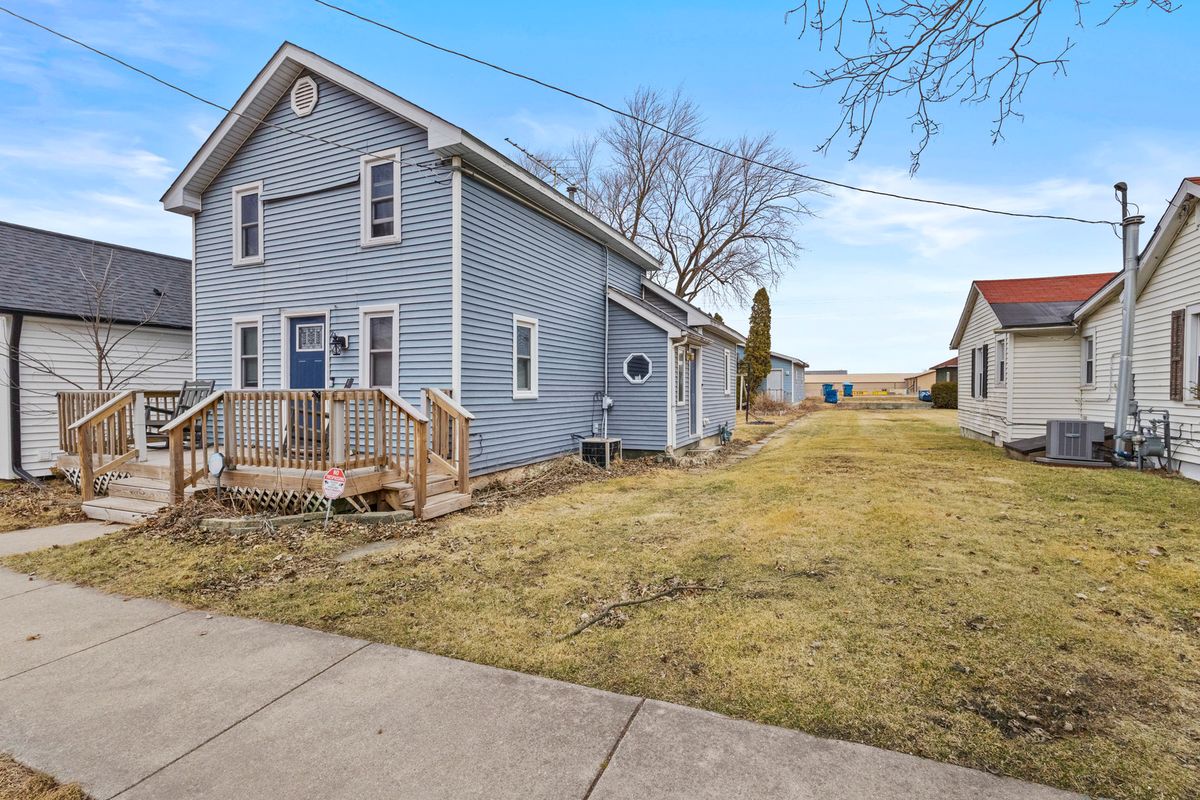 207 Taylor Street, Grant Park, IL 60940