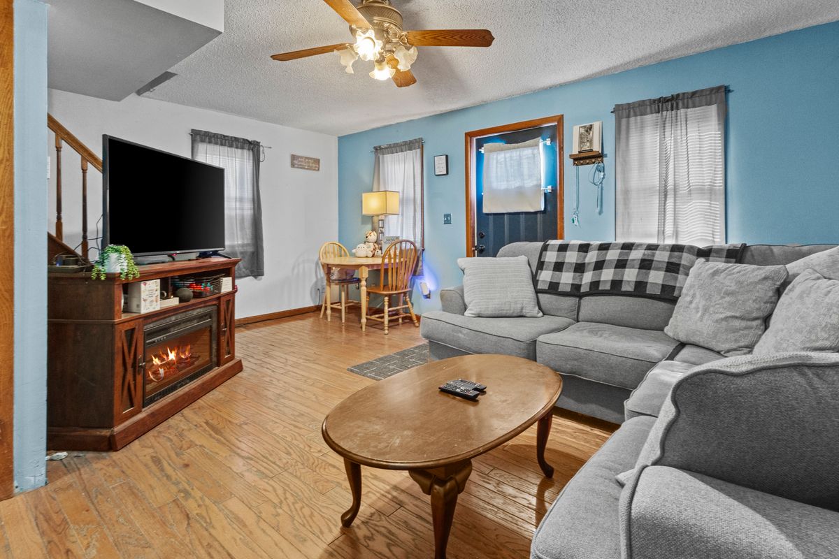 207 E Taylor Street, Grant Park, IL 60940