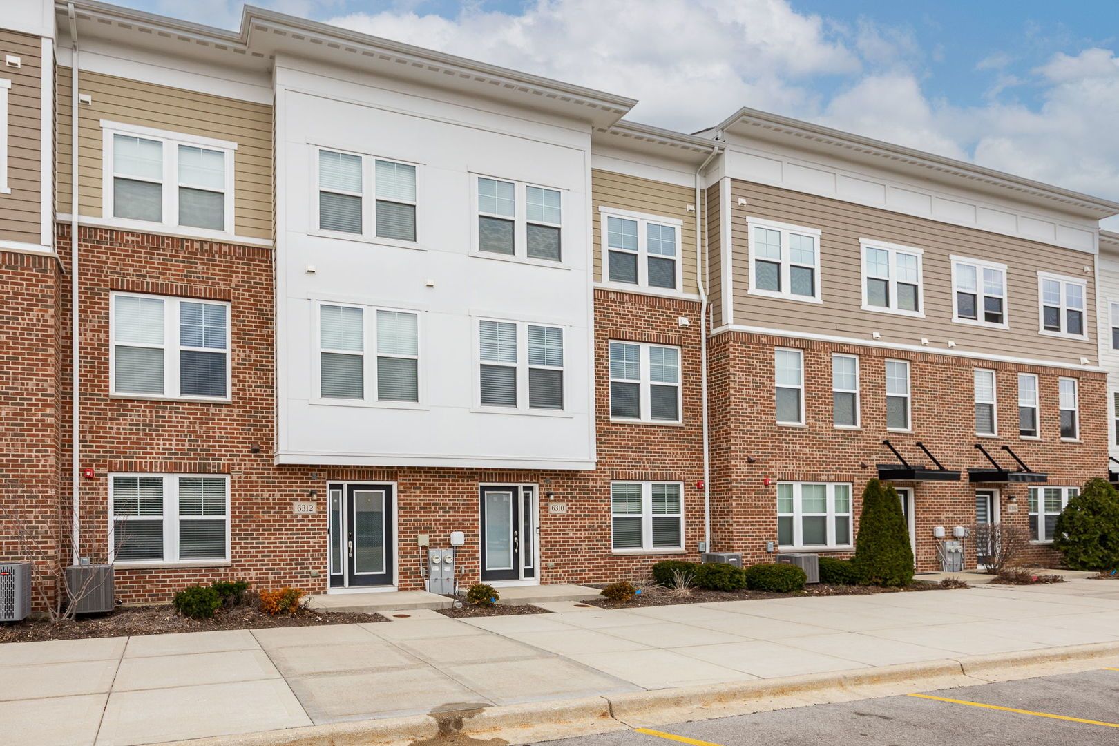 6310 Main Street — Woodridge, IL 60517