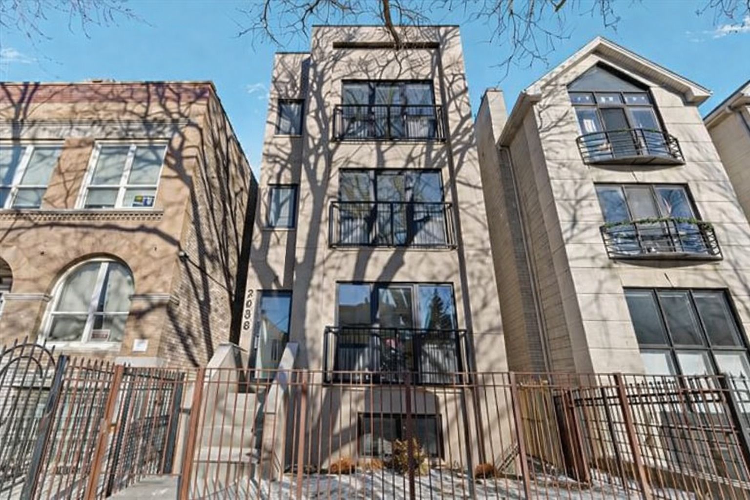 2636 W EVERGREEN Avenue #1 — Chicago, IL 60622