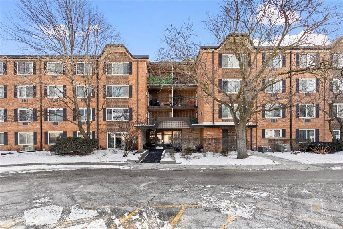 1107 S OLD WILKE Road #208 — Arlington Heights, IL 60005