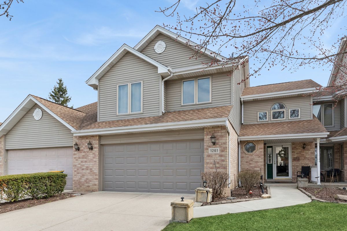 1261 Arbor Drive, Lemont, IL 60439