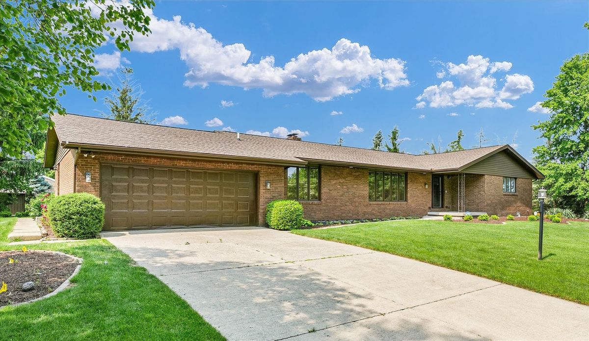 4111 Farhills Drive, Champaign, IL 61822