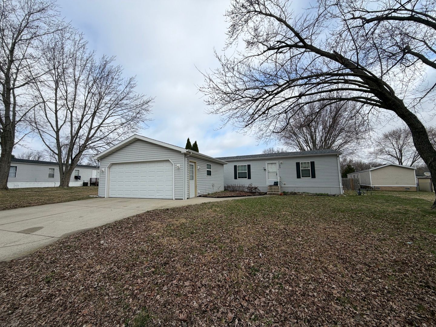 1867 Liberty Avenue — Urbana, IL 61802
