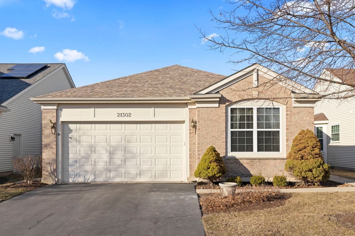 21302 Prince Lake Drive, Crest Hill, IL 60403