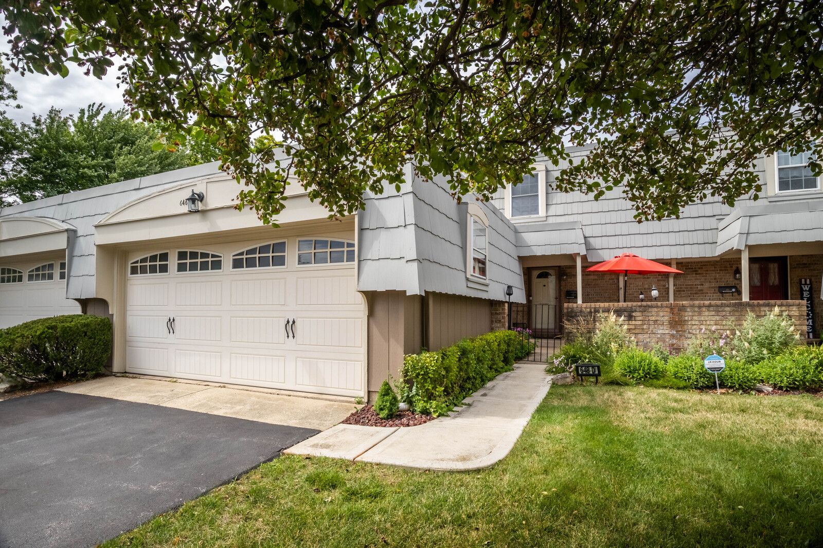 648 Dauphine Court #D — Elk Grove Village, IL 60007