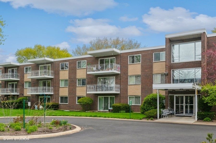 200 Deborah Lane #17A — Wheeling, IL 60090