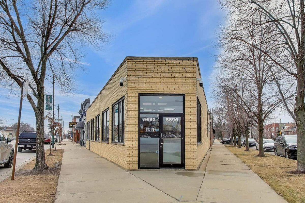5696 Milwaukee Avenue, Chicago, IL 60646