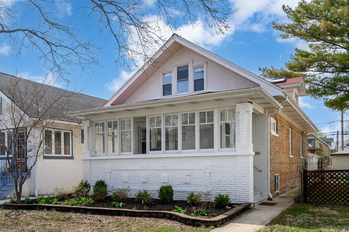 1135 Clarence Avenue, Oak Park, IL 60304