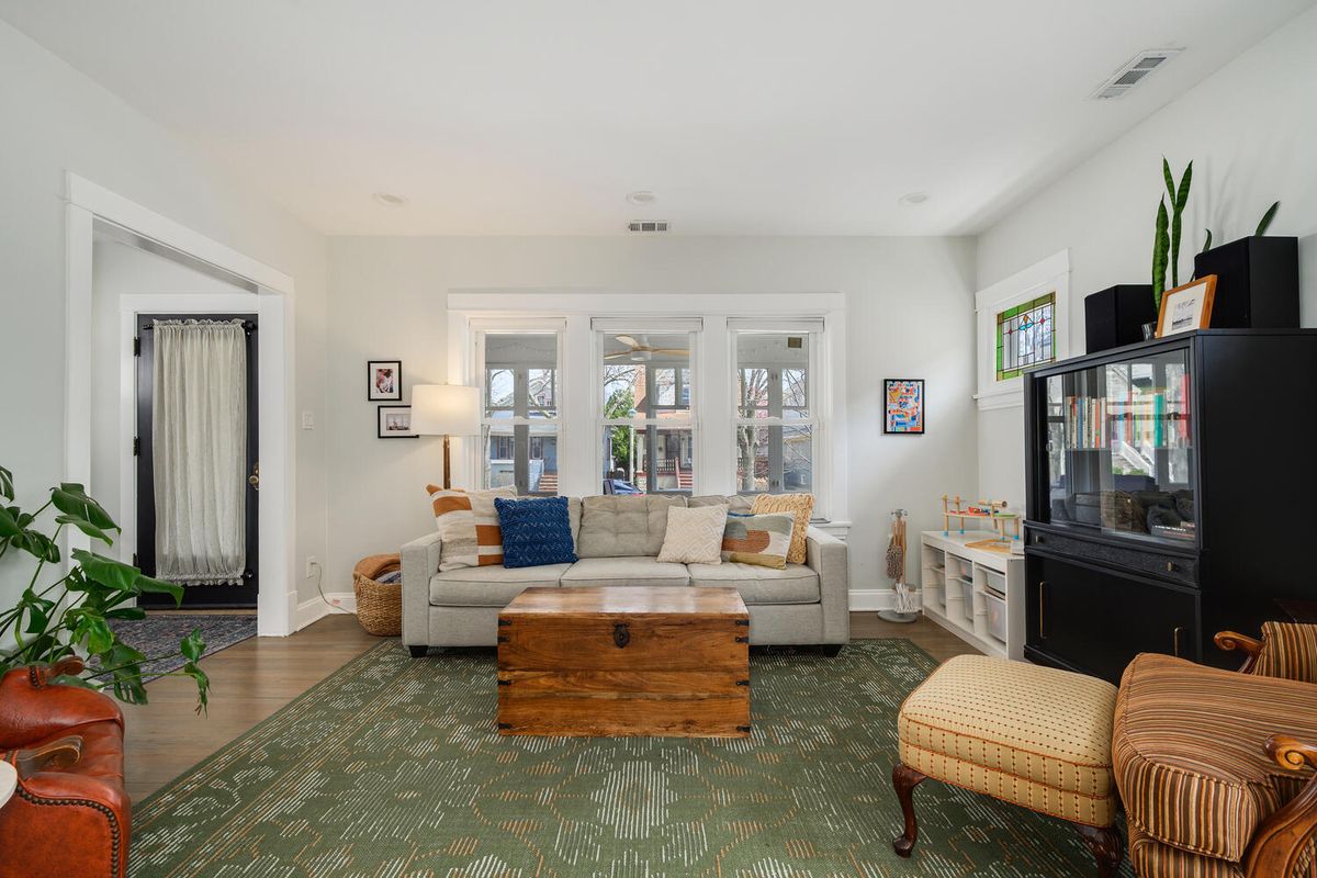 1135 Clarence Avenue, Oak Park, IL 60304