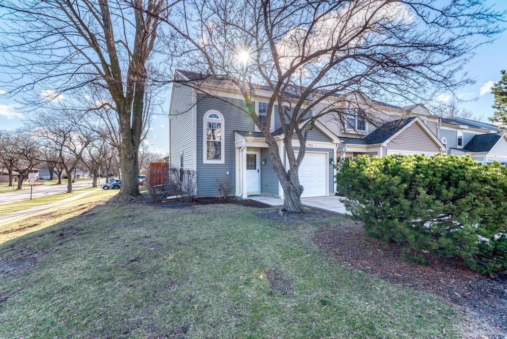 7583 WATERFORD Drive #7583 — Hanover Park, IL 60133