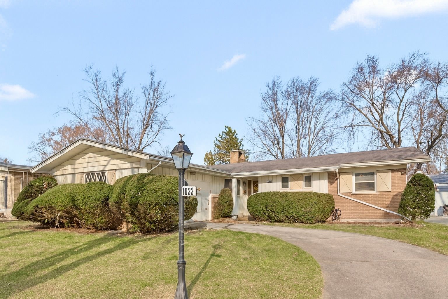 1033 W Ohio Street — Glenwood, IL 60425