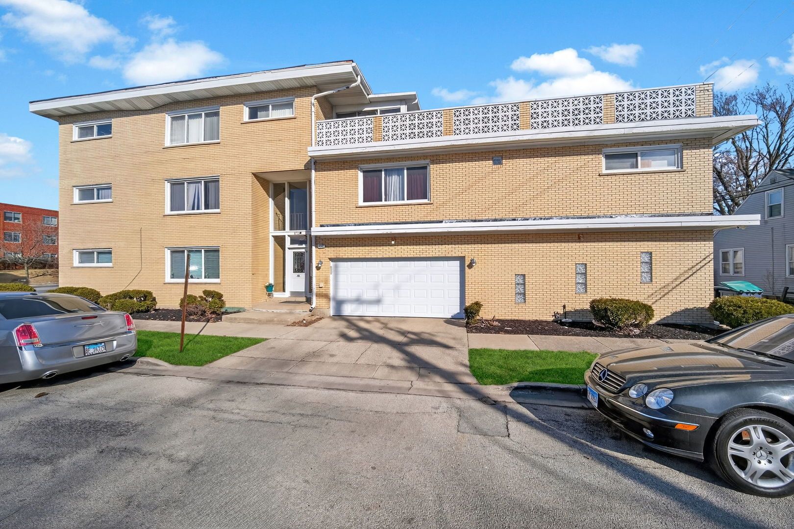 8701 S SACRAMENTO Avenue #2SE — Evergreen Park, IL 60805