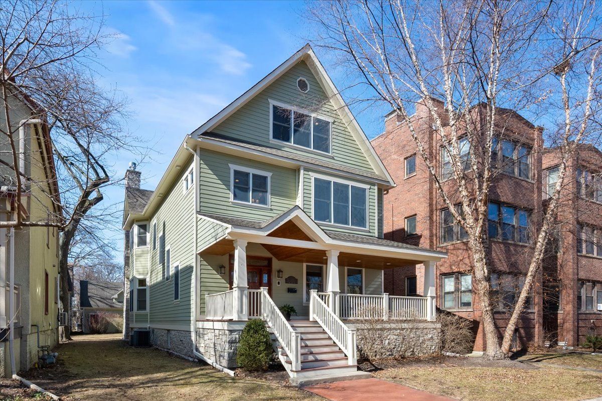 1218 Elmwood Avenue — Evanston, IL 60202