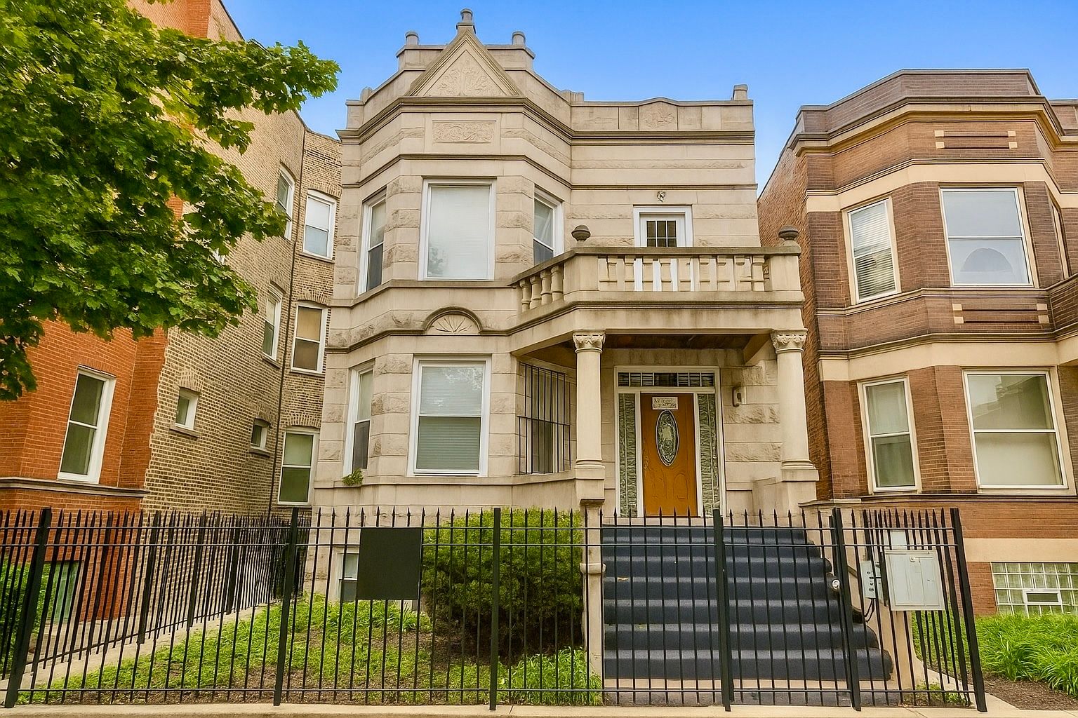 6130 S Rhodes Street #2 — Chicago, IL 60637