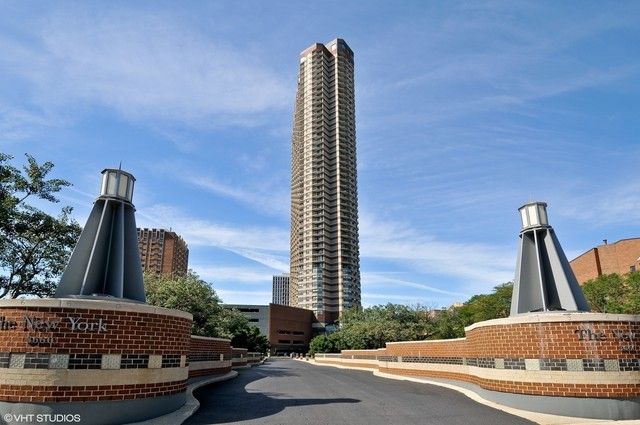 3660 Lake Shore Drive, Chicago, IL 60613