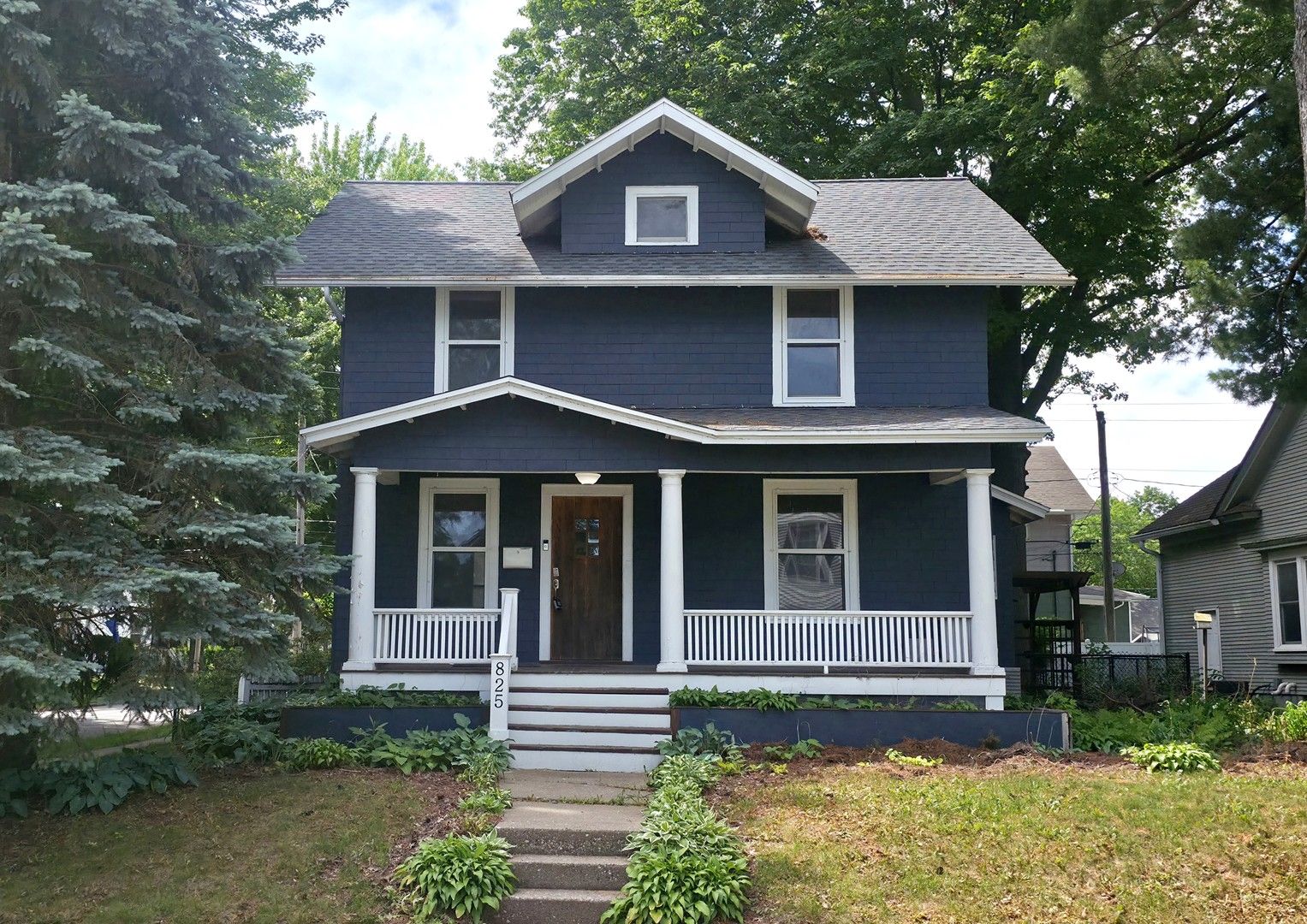 825 E Central Park Avenue — Davenport, IA 52803