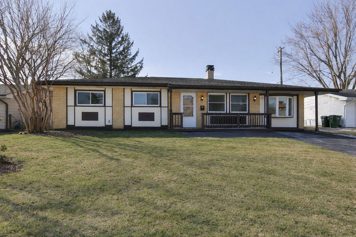 755 Cambridge Lane, Hoffman Estates, IL 60169