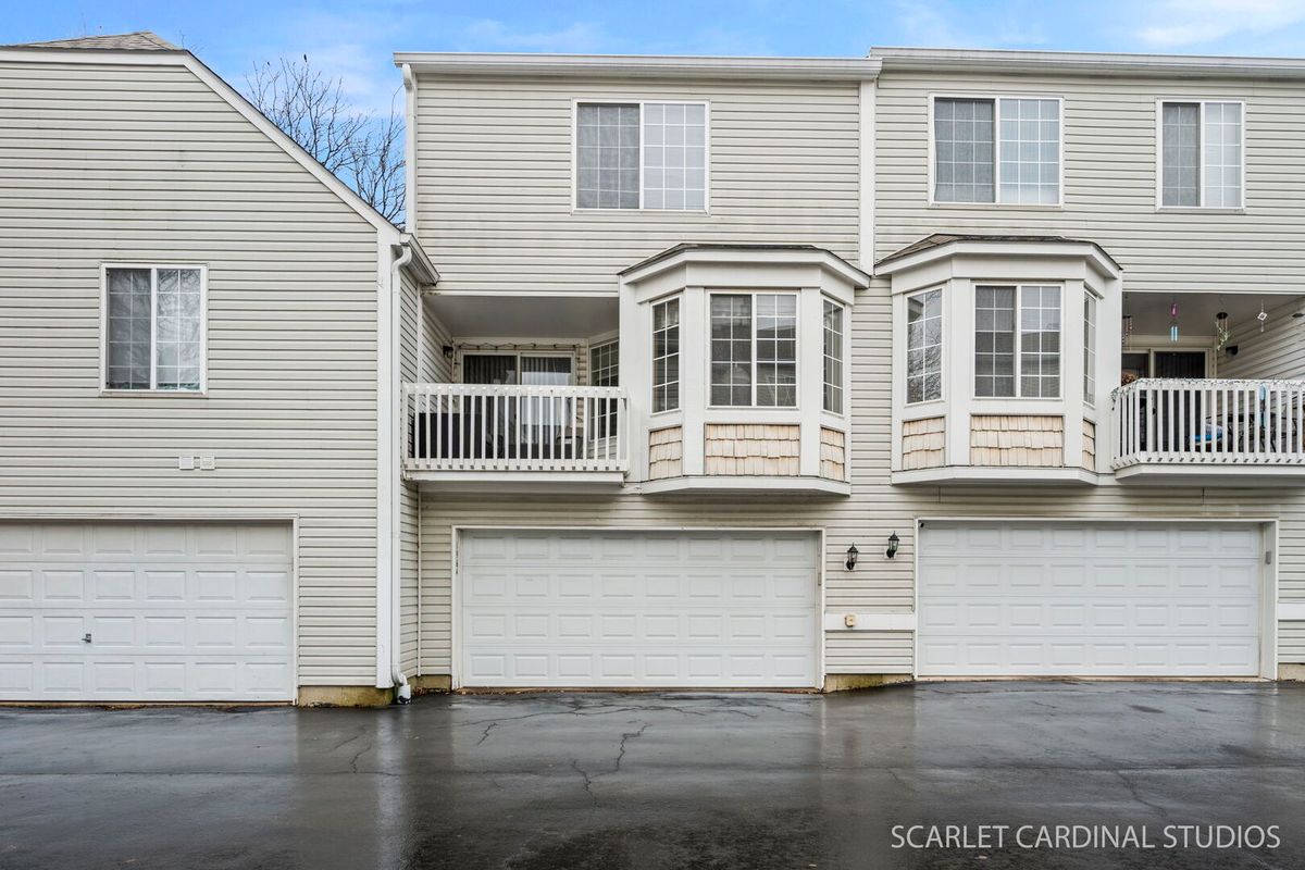 1964 Middlebury Drive, Aurora, IL 60503