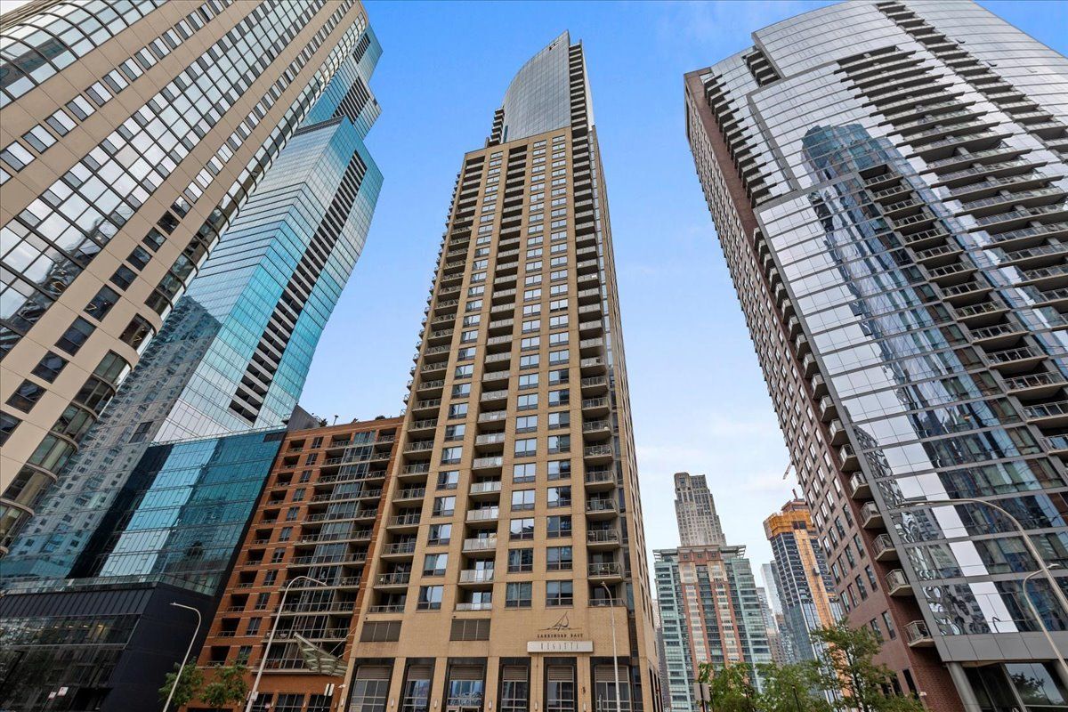 420 E Waterside Drive #1912 — Chicago, IL 60601