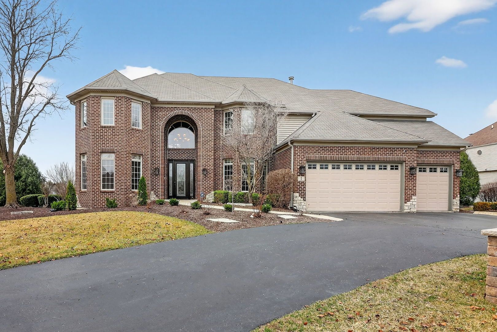 1 Crenshaw Court — Bolingbrook, IL 60490