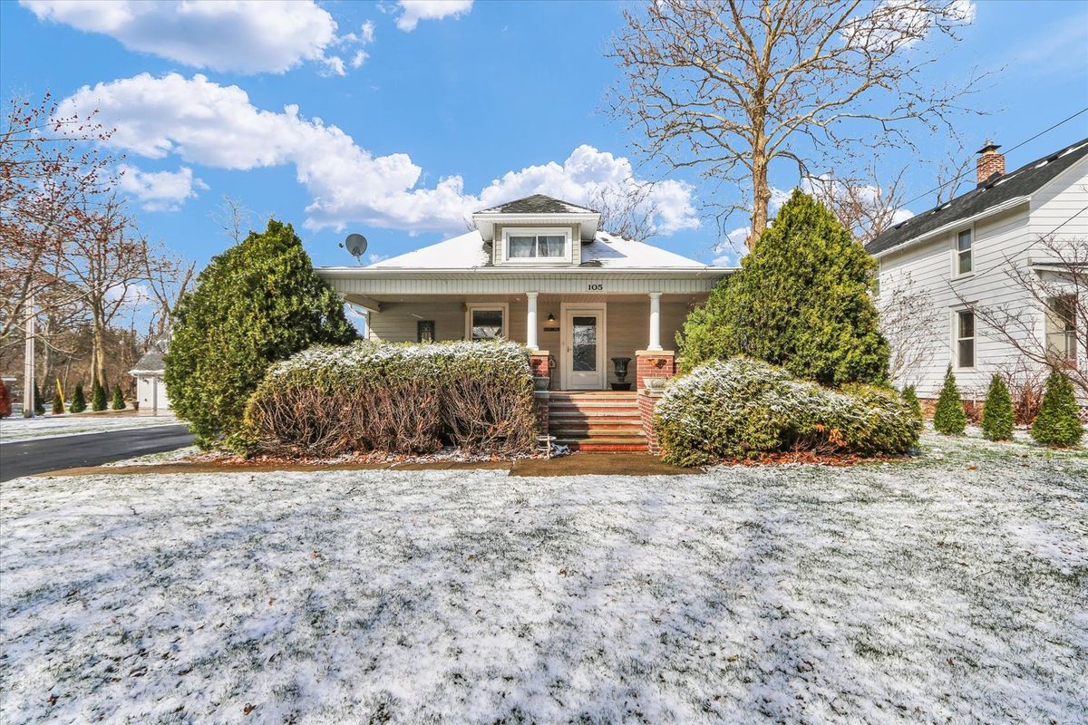 105 Division Street, Mahomet, IL 61853