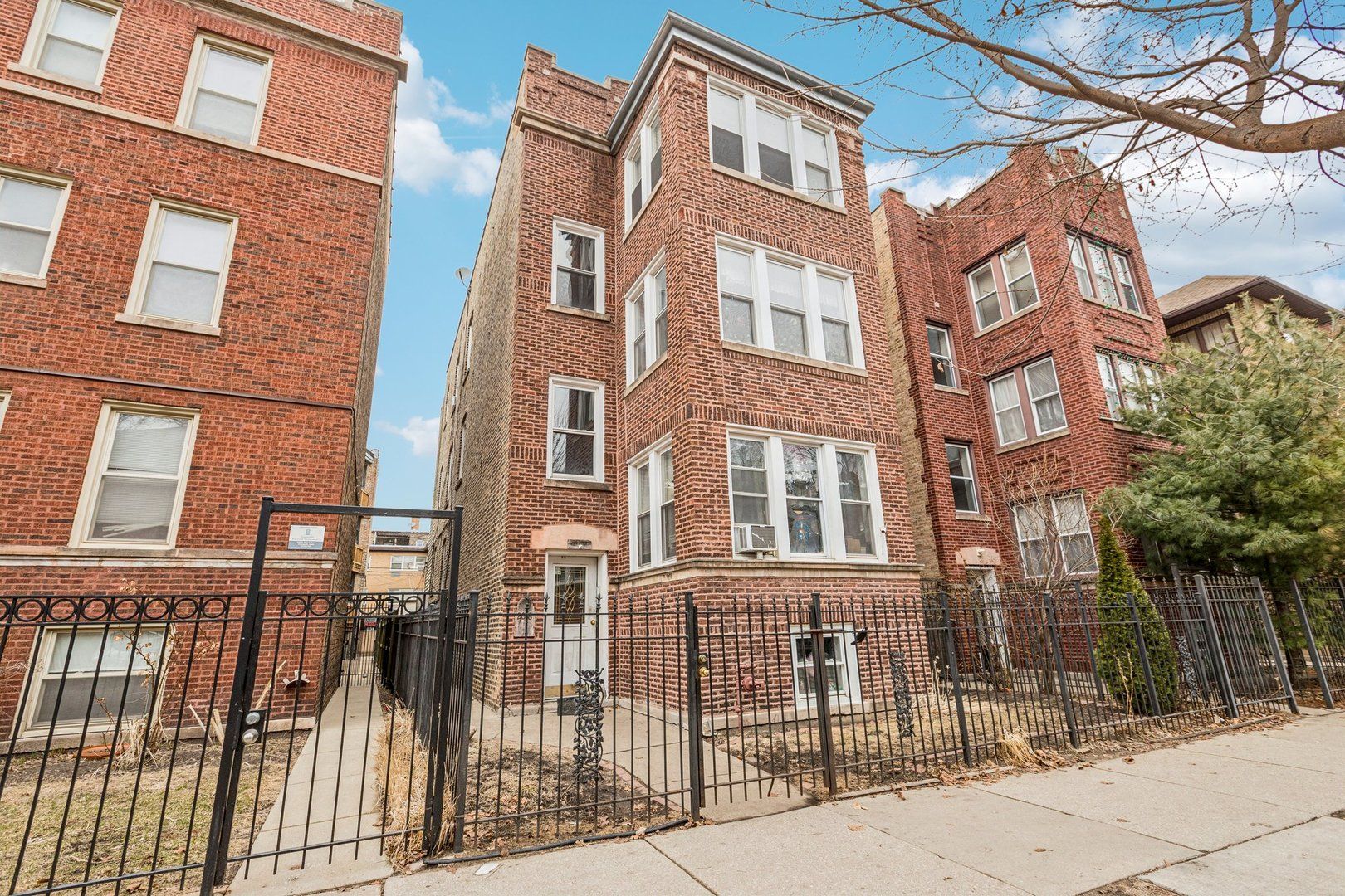 2018 Birchwood Avenue — Chicago, IL 60645