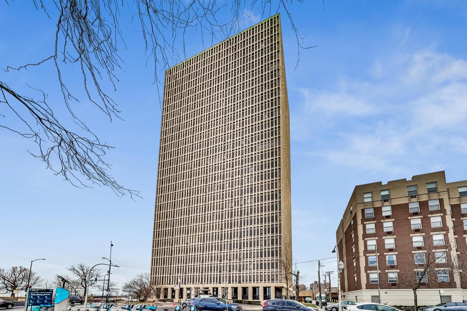 6700 S South Shore Drive #17B — Chicago, IL 60649