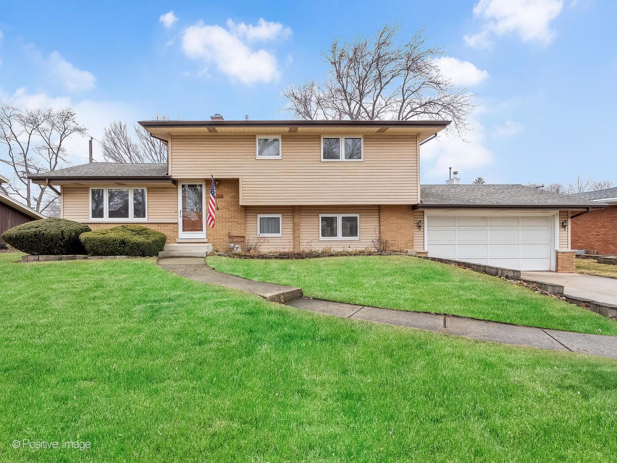 564 Bryn Mawr Avenue, Roselle, IL 60172