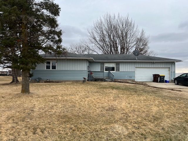 2585 S Van Brocklyn Road — Freeport, IL 61032