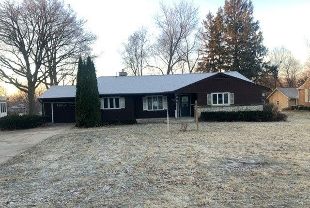 1317 W Stephenson Street — Freeport, IL 61032
