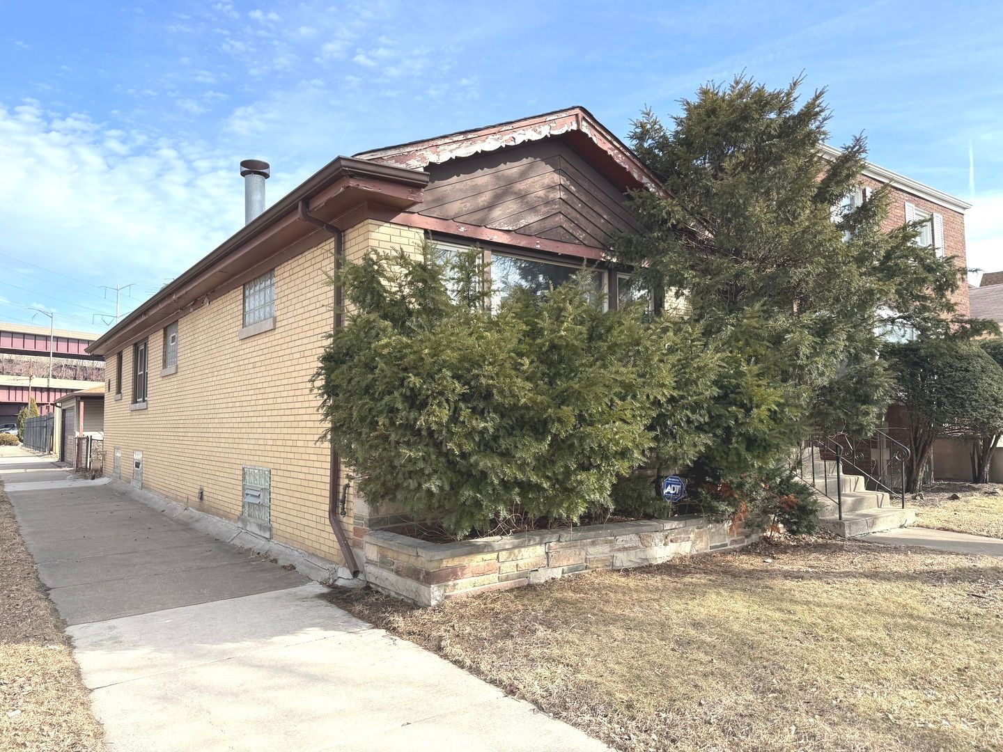 8001 S Harper Avenue — Chicago, IL 60619