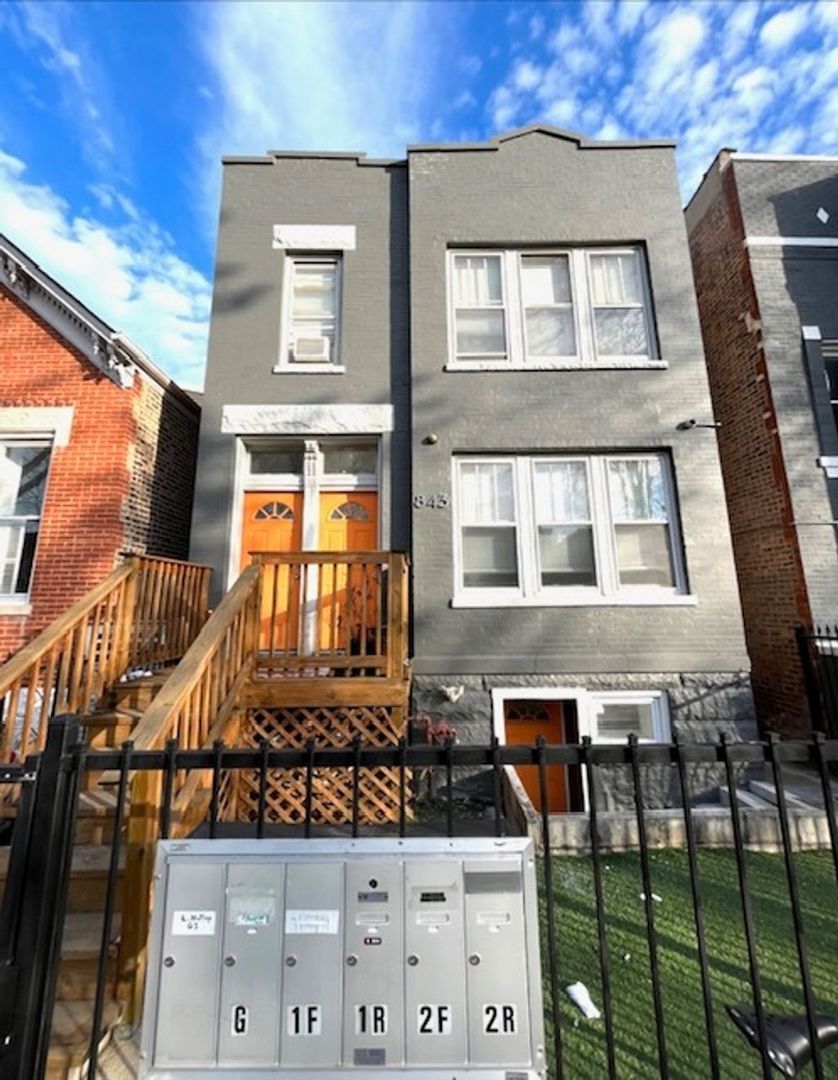 843 N Francisco Avenue — Chicago, IL 60622