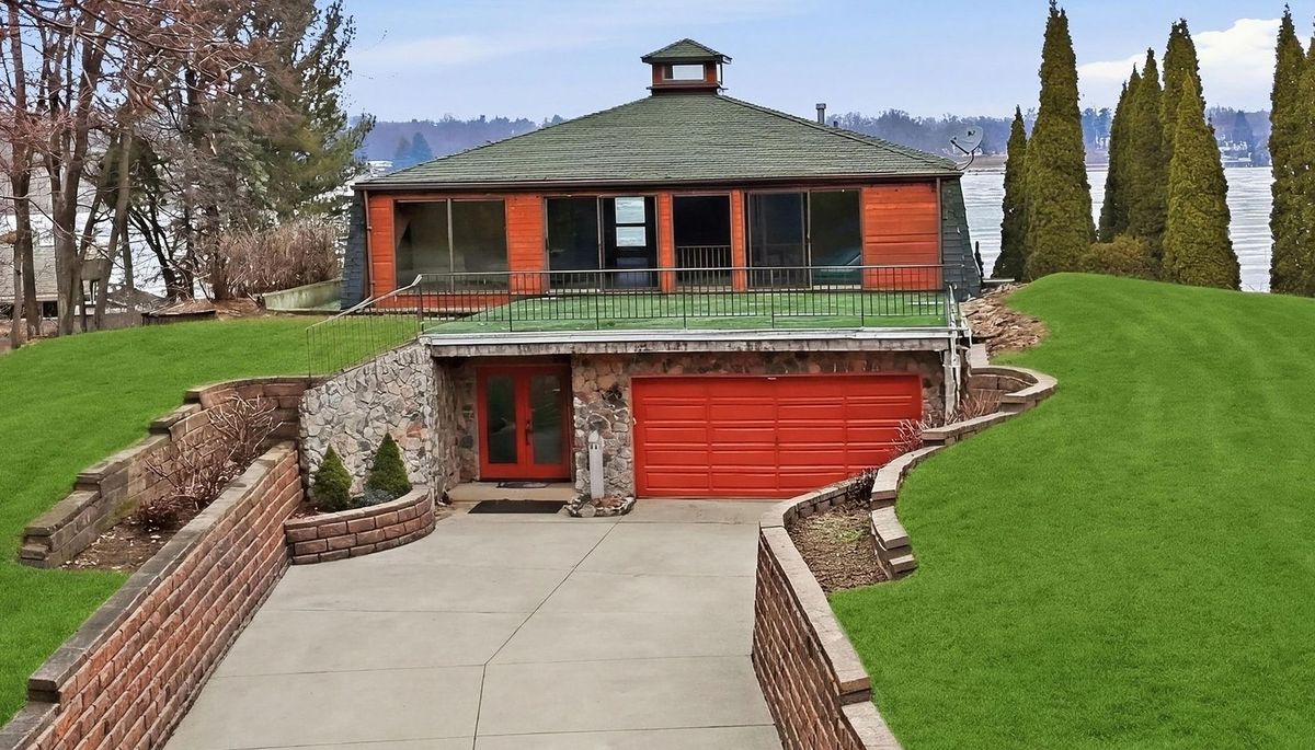 25402 Dering Lane, Lake Villa, IL 60046