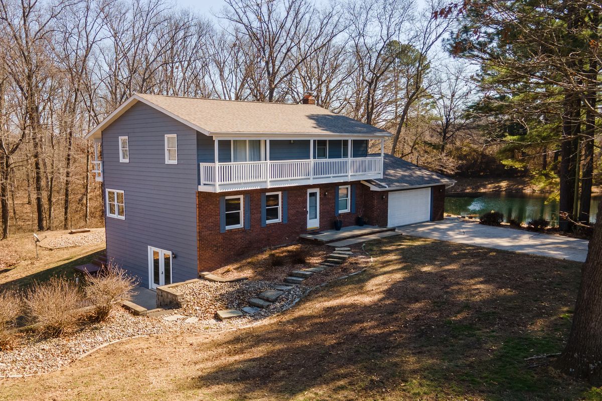 16578 Oak Hill Lane, Mt Vernon, IL 62864