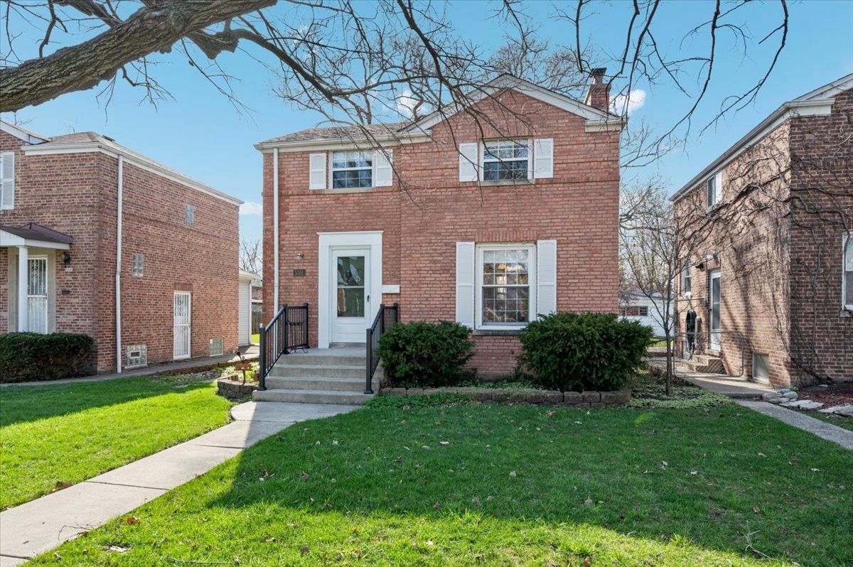 5352 N Oketo Avenue — Chicago, IL 60656