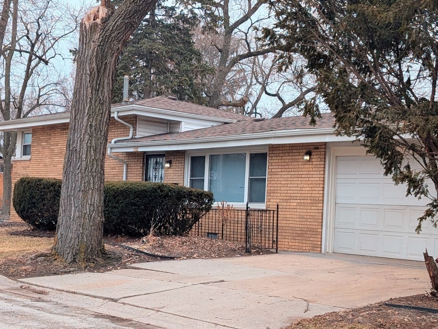 1722 168th Street — Hazel Crest, IL 60429