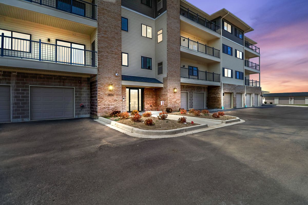 2034 W 75th Place #38, Merrillville, IN 46410