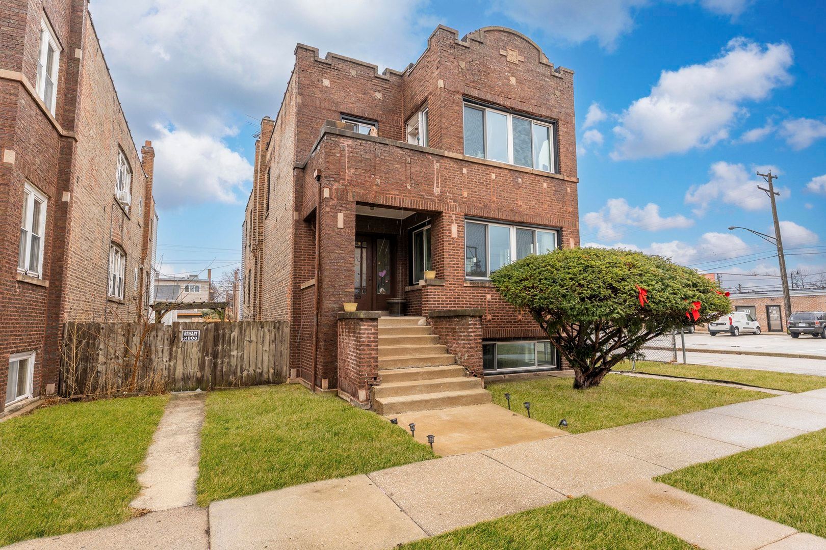 2125 Euclid Avenue — Berwyn, IL 60402