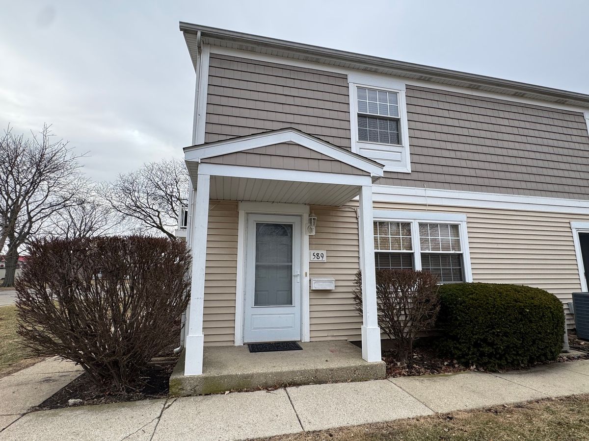 589 lotus Court, Wheeling, IL 60090