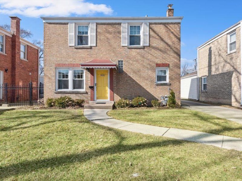 2034 N 75th Avenue — Elmwood Park, IL 60707