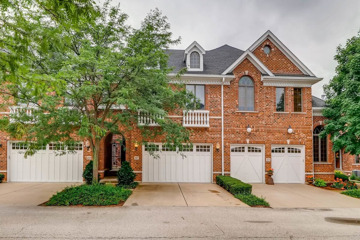 347 Arbor Glen Boulevard, Schaumburg, IL 60195