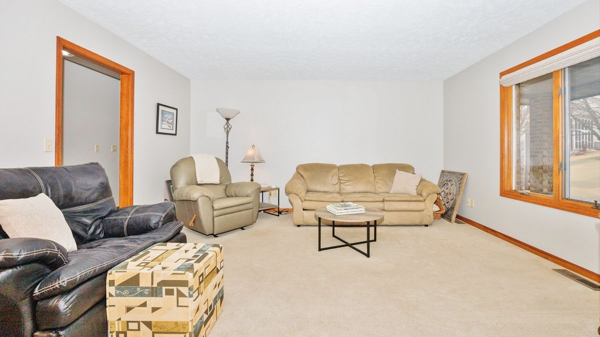 2838 Saint Andrews Court, El Paso, IL 61738